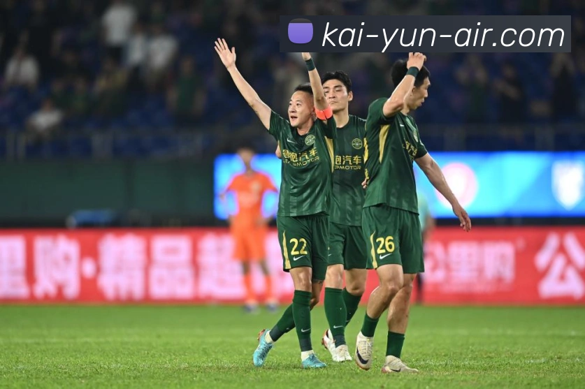 王皓放弃指导林诗栋呆坐空洞绝望对视王楚钦满是无奈心情沉重赛场解读